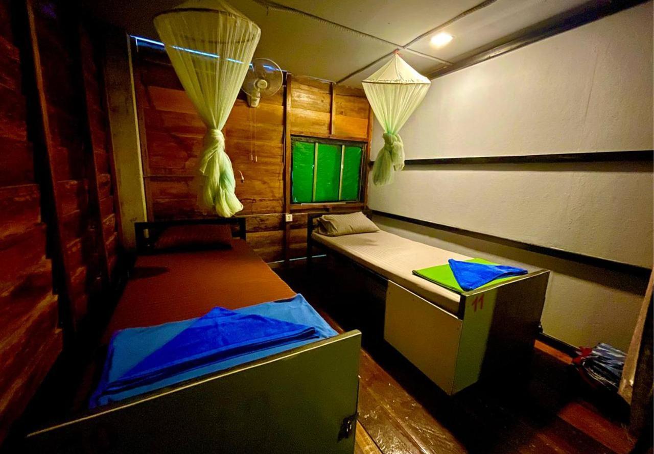 The Cliff Hostel, M'Pay Bay Ко-Ронг-Самлоем Екстер'єр фото