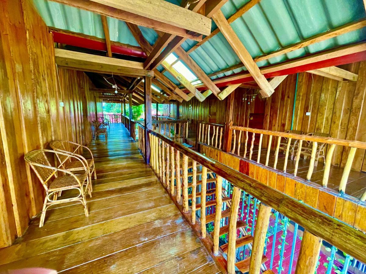 The Cliff Hostel, M'Pay Bay Ко-Ронг-Самлоем Екстер'єр фото